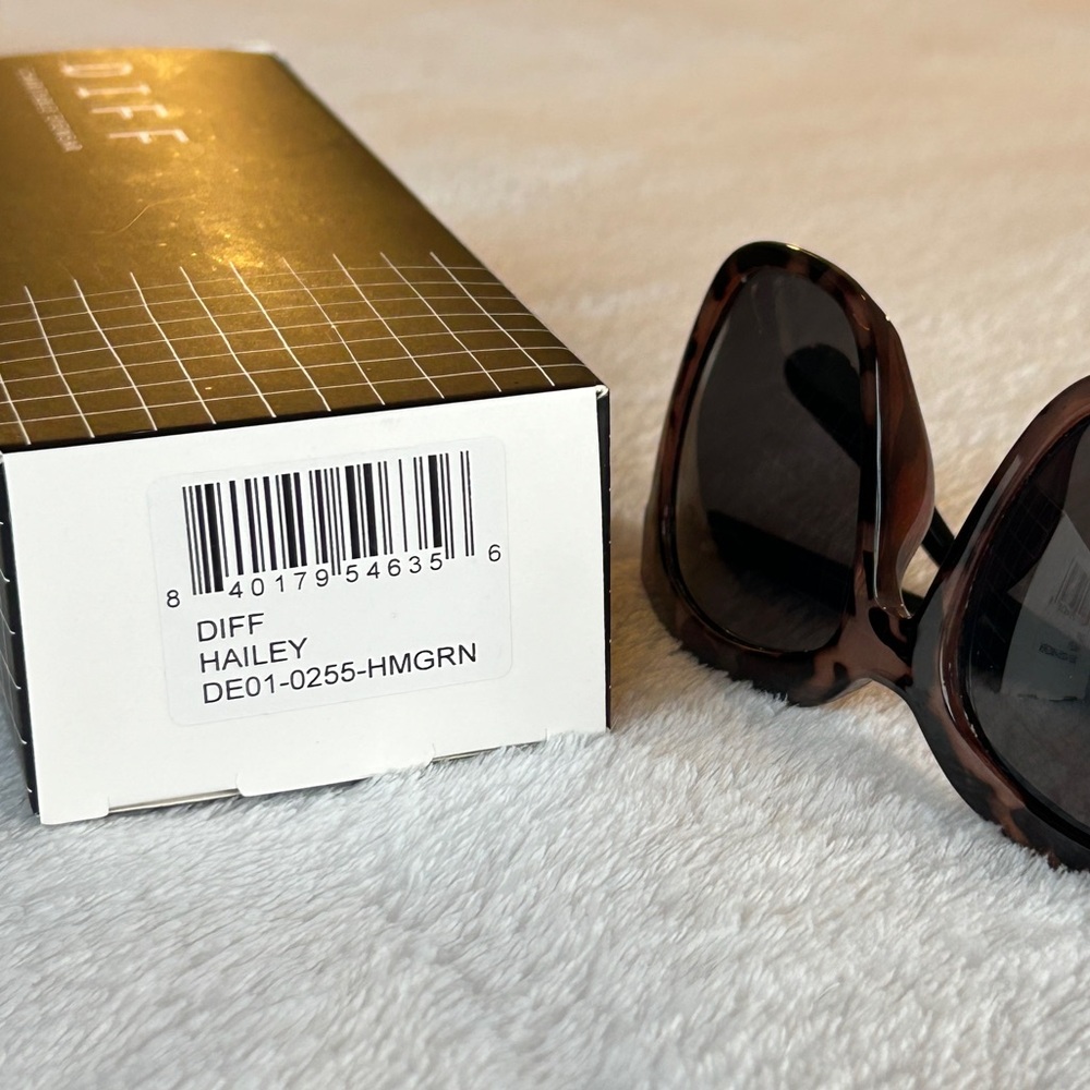 DIFF HAILEY Tortoiseshell Sunglasses - image 6